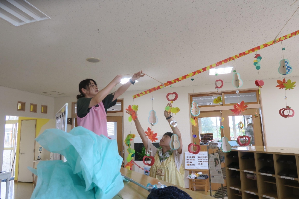 秋の園児玄関